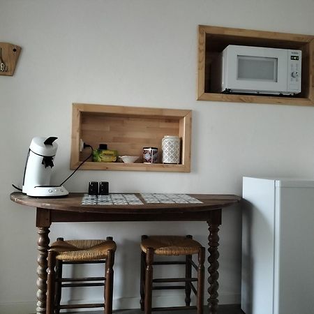 Logement Entier 3 Pieces Et Terrasse Mazieres-en-Gatine 外观 照片