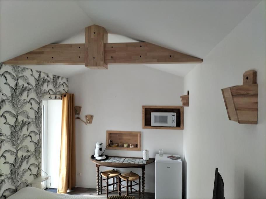 Logement Entier 3 Pieces Et Terrasse Mazieres-en-Gatine 外观 照片